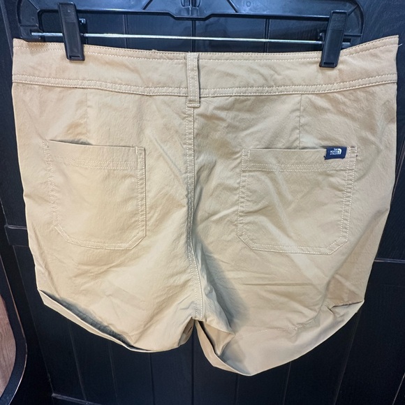 The North Face Women's Tan Cargo Shorts - Picture 5 of 14